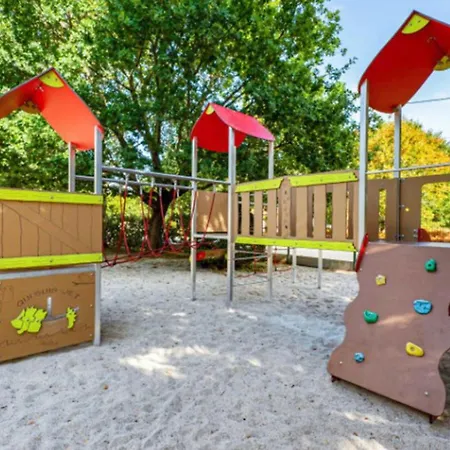Camping Mobil Avec Clim - 4 Pers. - Api-1-52-2950 *